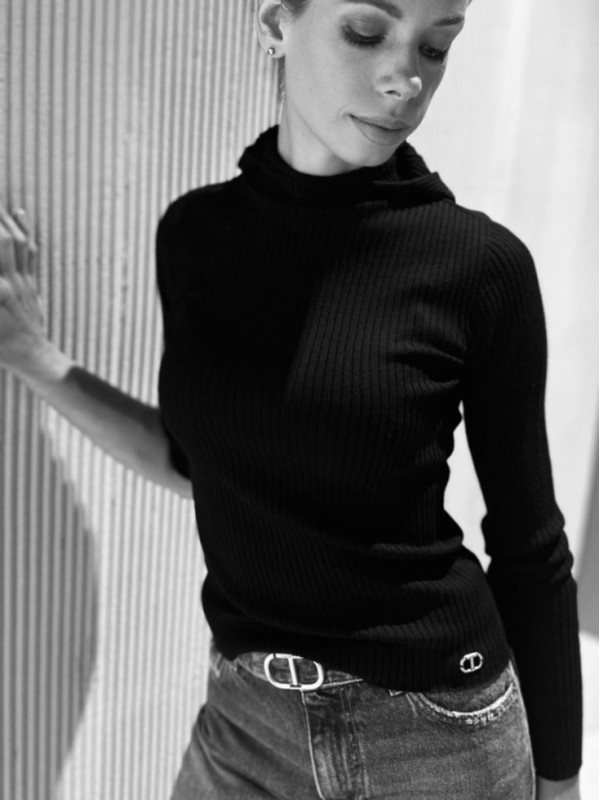 Светр з капюшоном / Чорний 242TF3040