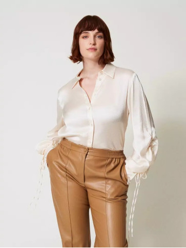 Сорочка з атласу / Старий білий