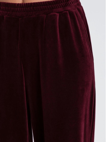 Костюм / Червоне вино