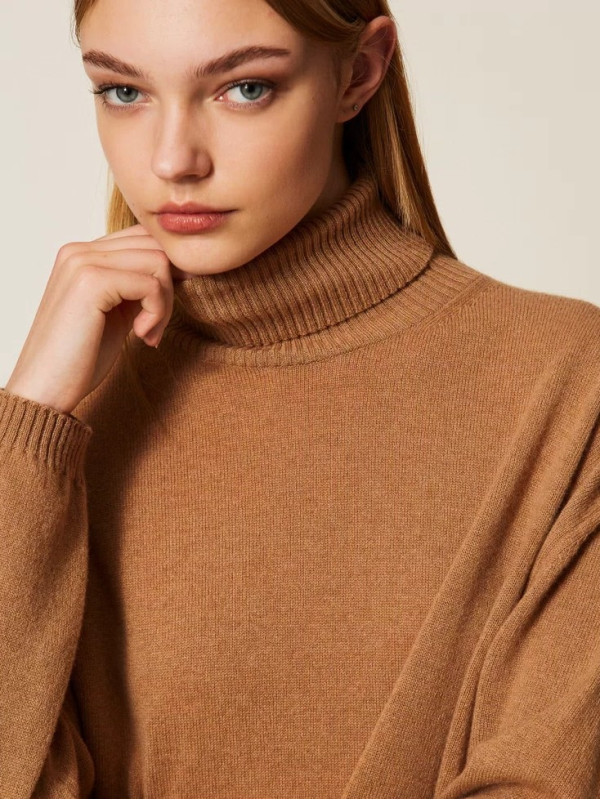 Светр/Світла альпака 252TT3533