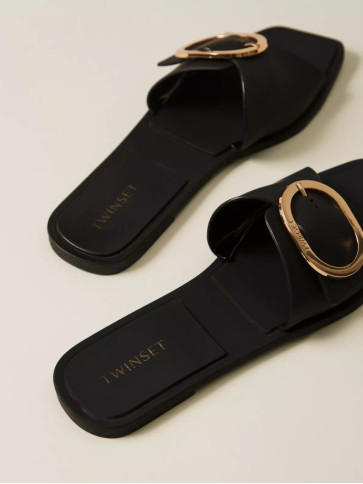 Шльопанці / Чорний