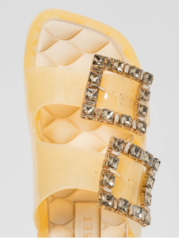 Шльопанці / Кукурудзяний крем