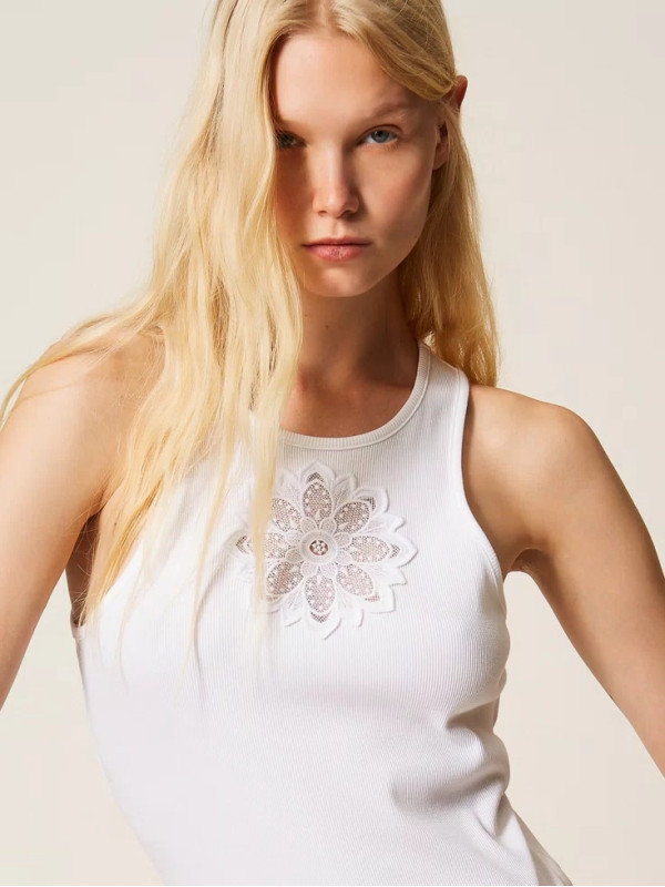 Майка з квіткою / Білий