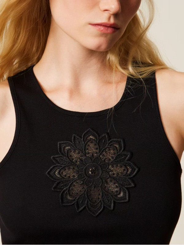 Майка з квіткою / Чорний