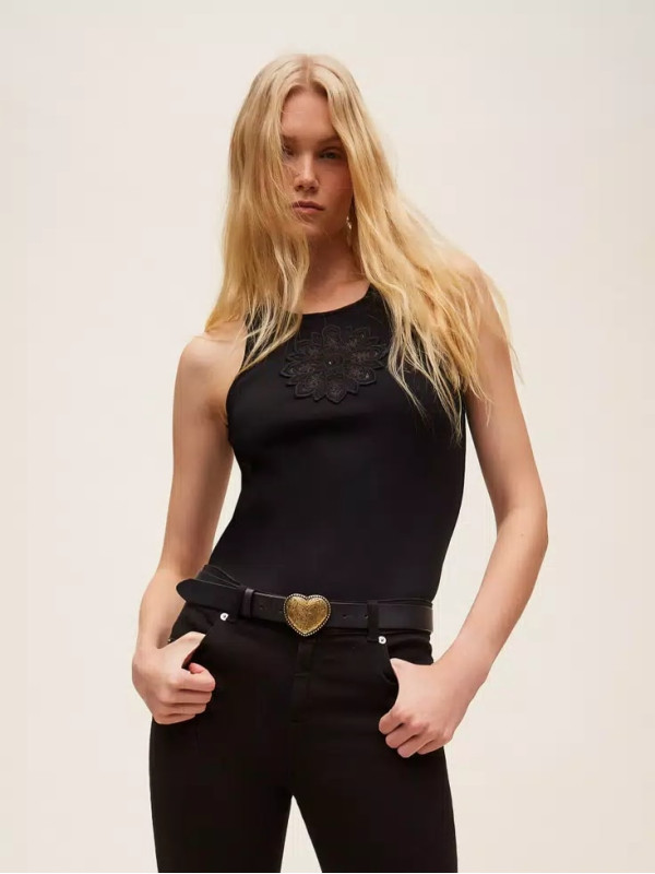 Майка з квіткою / Чорний