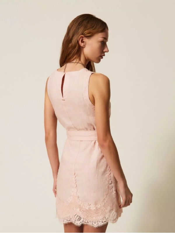 Коротка сукня з мереживом / Перлинно - рожевий 261TT2180